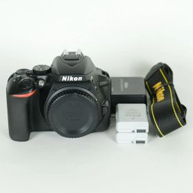 [美品 | シャッター数7,095回｜バッテリー2個付] Nikon D5600 [ボディ] | Nikon Fマウント