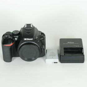 [美品 | シャッター数13,380回] Nikon D5600 [ボディ] | Nikon Fマウント