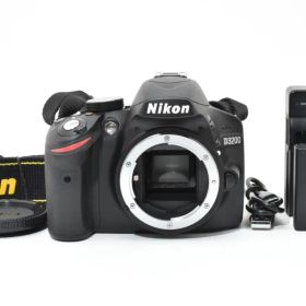 ★撮影枚数3885枚・超美品★ ニコン D3200 ボディ #20550