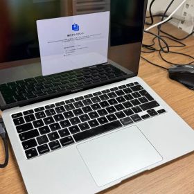 MacBook シルバー 英語配列 uk m1 (2020) 8gb 512gb