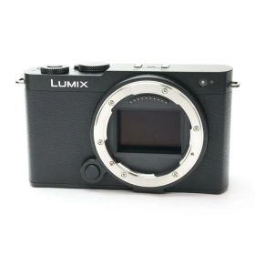 【中古】 《美品》 Panasonic LUMIX S9 ボディ DC-S9-K ジェットブラック 【液晶ヒンジ電池蓋部品交換/各部点検済】 [ デジタルカメラ ]