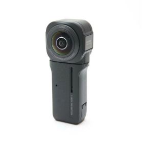 【中古】 《美品》 Insta360 ONE RS 1インチ 360度版 CINRSGP/D [ デジタルカメラ ]