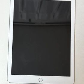 iPad（第6世代）32GB / Wi-Fi + Cellularモデルシルバー