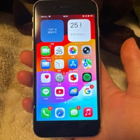 [ジャンク品] iPhone se第二世代 箱ないですSIMロックあり