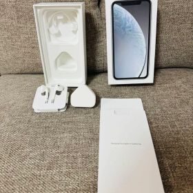 iPhone XR White 128 GB SIMフリー