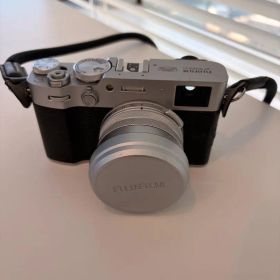 フジフイルム FUJIFILM X100VI デジタルカメラ【中古｜おまけ多数】