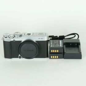 [良品] FUJIFILM X-A1 ボディ シルバー | 富士フイルムXマウント