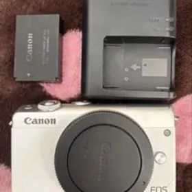 Canon EOS M100ミラーレスカメラ 本体