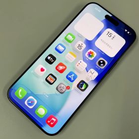 au iPhone 16 Pro Max 256GB ブラックチタニウム