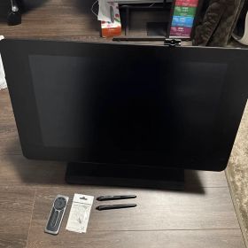 WacomCintiqPro 24 ペン&タッチモデル Ergo Stanad付