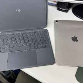iPad Air 11-inch (M3) / スターライト / 128G