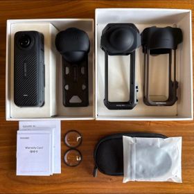 Insta360 X4 360°アクションカメラとアクセサリー