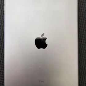 iPad 第5世代 128GB wifiモデル USED