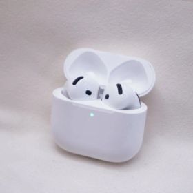 Apple オーディオ機器 AirPods 第4世代 MXP63J/A【中古】