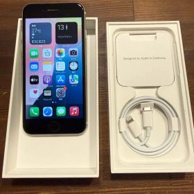 Apple iPhone SE第３世代 ホワイト 本体 充電ケーブル付