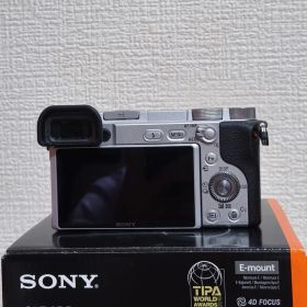 SONY α6400 レンズキット + 50mm F1.8