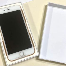 ☆新品未使用☆iPhone 8 ゴールド 64 GB（本体)