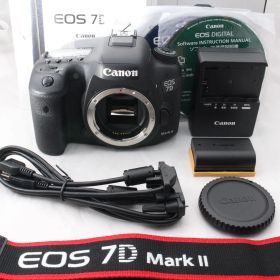 ☆新品級・ショット数1667☆ Canon デジタル一眼レフカメラ EOS 7D Mark II ボディ EOS7DMK2 キヤノン #4636