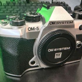OM SYSTEM OM-5 Mark II シルバー ボディ単体