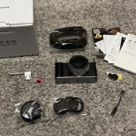 FUJIFILM X-E5 レンズキット シャッター260回