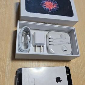 iPhone SE 32GB スペースグレー