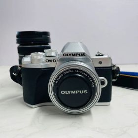 OLYMPUS OM-D E-M10 Mark III ダブルズームキット