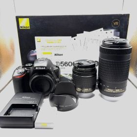 極美品 D5600ダブルズームキット 18-55mm 70-300mm 一眼レフ