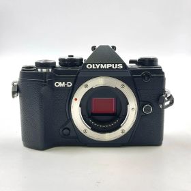 【全額返金保証】【最速発送】OLYMPUS デジタル一眼 OM-D E-M5 Mark III ボディ ブラック 美品 動作確認済