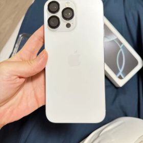 iPhone 16 Pro max 512GB ホワイトチタニウム SIMフリー