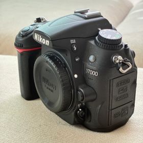 NIKON D7000 本体 ボディ