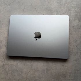 MacBook Air M2 13.6インチ 8GB/512GB シルバー 美品