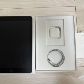 Apple iPad シルバー 本体 充電器付き