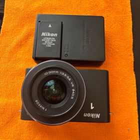 【訳あり】Nikon 1 J1 ミラーレスカメラ
