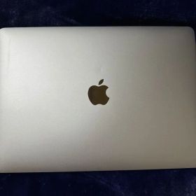 MacBook Air13インチ 256GB SSD、8GBメモリ