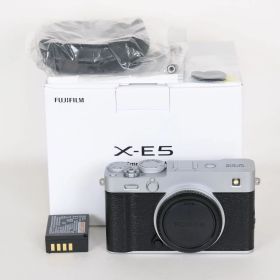 [美品 | シャッター数350回] FUJIFILM X-E5 [ボディ シルバー] | FUJIFILM Xマウント