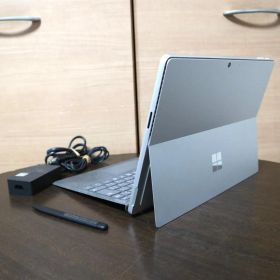 ★Surface Pro9（i5 1235U/8GB/256GB）キーとペンも★