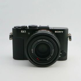 【中古】 (ソニー) SONY DSC-RX1 （多言語モデル）【中古カメラ コンパクトデジカメ】 ランク：B