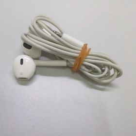 Apple EarPods Lightning接続 ホワイト iPhone付属品