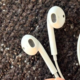 Apple純正 EarPods with Lightning Connector