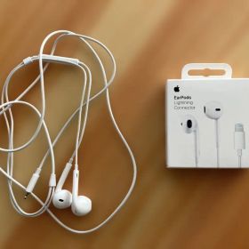 【Apple純正】EarPods Lightning Connector
