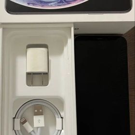 Apple iPhone XS 本体 充電器付き 256GB