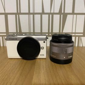 Canon EOS M100 ミラーレスカメラ