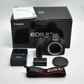 B#11102 Canon (キャノン) ミラーレス一眼カメラ EOS R7 ボディ
