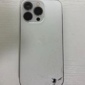 iPhone 13 Pro シルバー 背面、カメラひび割れ ジャンク