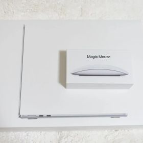 MacBook Air M2 8G 512GB / Magic Mouse