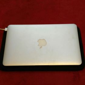 Macbook air 11inch 2012 お値下げしました。
