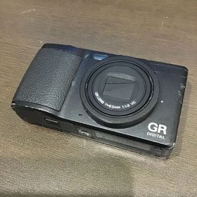 RICOH GR DIGITAL IV