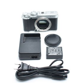 B#10971 FUJIFILM ミラーレス一眼 X-A2 ボディ シルバー X-A2S