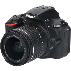 D5600 AF－P18－55KIT【中古】