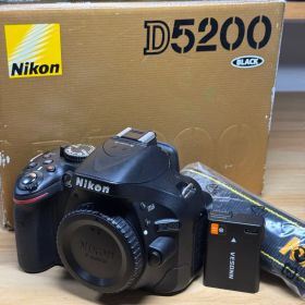 Nikon D5200 美品 箱入り バッテリー付き シャッター数2,600回